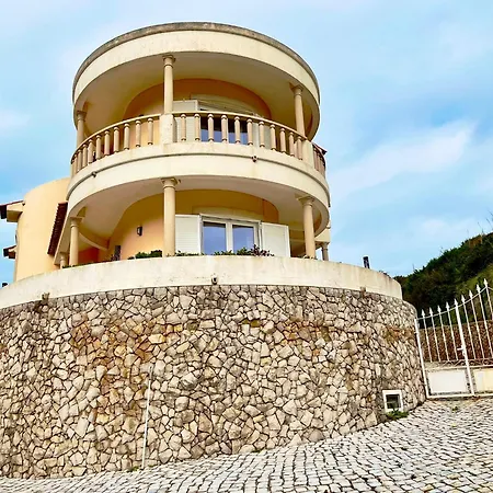 Lighthouse - House With Amazing Sea Views Ferienhaus *